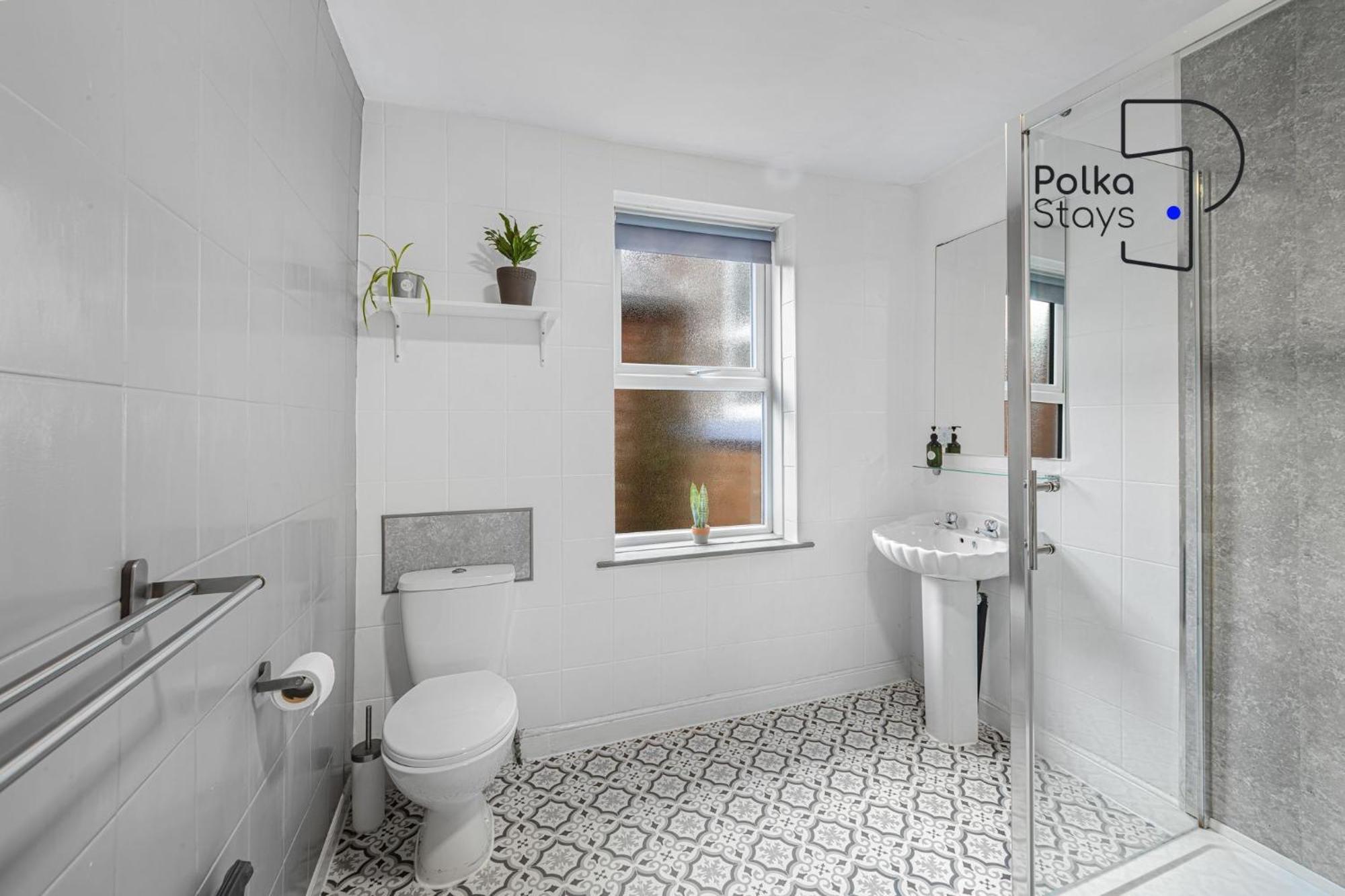Polkadot Winter Gardens - Large Modern Apartments In Blackpool By Polkastays エクステリア 写真